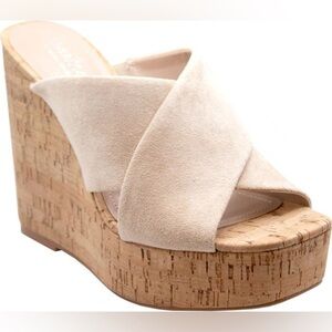 NWOB Charles Davis Women's tan Wedge Sandals